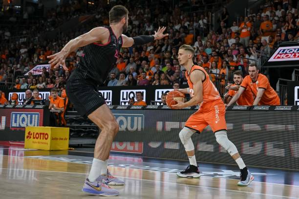 他无一不展 他无一不展