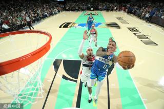 体坛联播｜坎塞洛租借加盟巴萨，格瓦迪奥尔右腿胫骨骨折