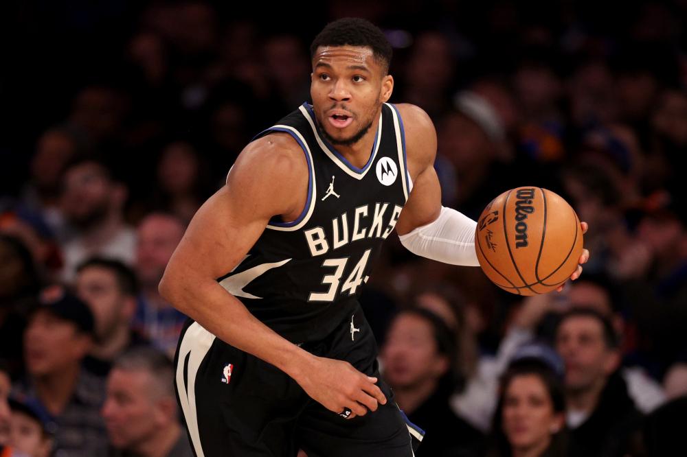 今天不累！哈登上半场7投3中&三分5中2 拿到10分5助攻&正负值+16（哈登半场轻松发挥：7投3中、三分5中2，砍下10分5助攻，正负值+16）